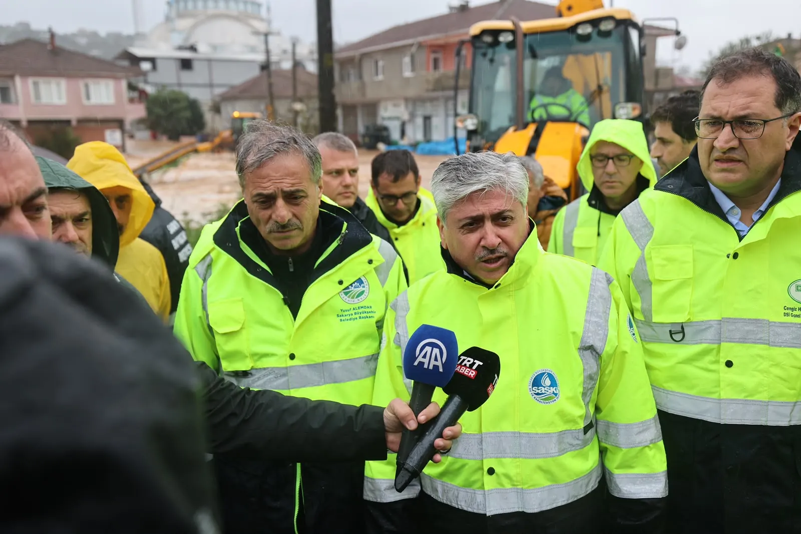 Vali Doğan ve Başkan Alemdar afet bölgelerinde: “Yağışlara karşı tüm imkanlarımızla sahadayız”