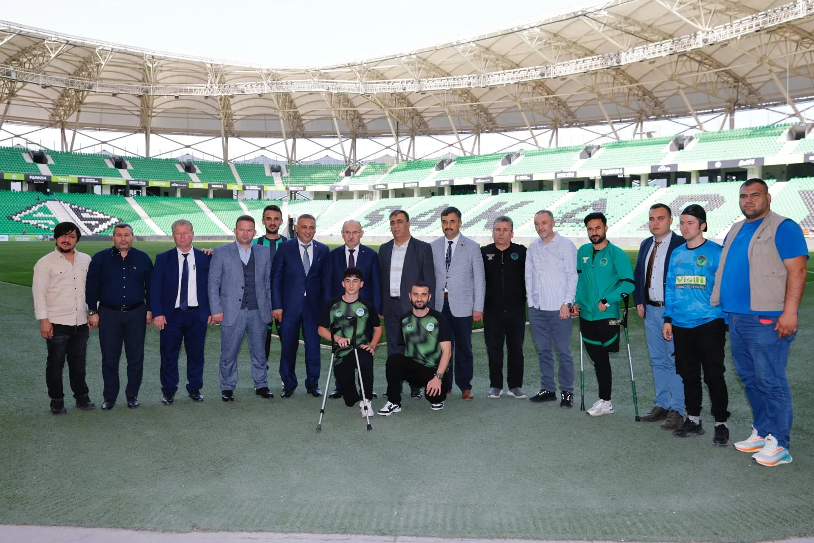 Sakarya Valisi, Bedensel Engelli Spor Kulübü’ne destek ve tebrik ziyareti