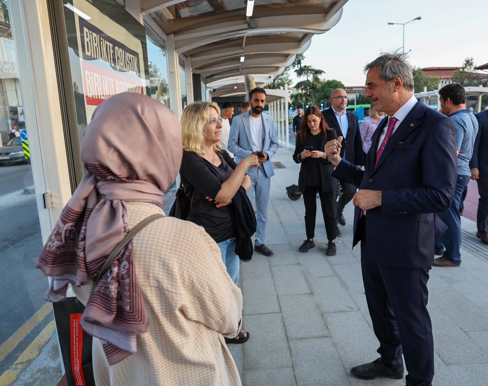 Yusuf Alemdar Metrobüs yolculuğunda vatandaşlaydı: “Ulaşımda attığımız her adım geleceğe dönük, bütüncül bir yaklaşımın ürünüdür”