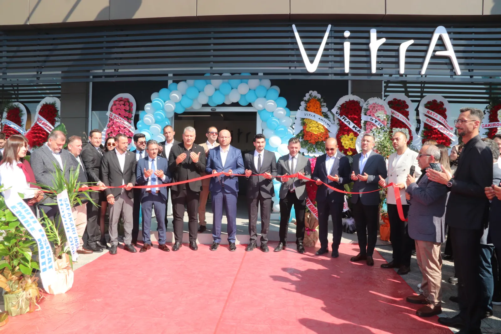 Ünitaş Yapı, kalabalık törenle açıldı