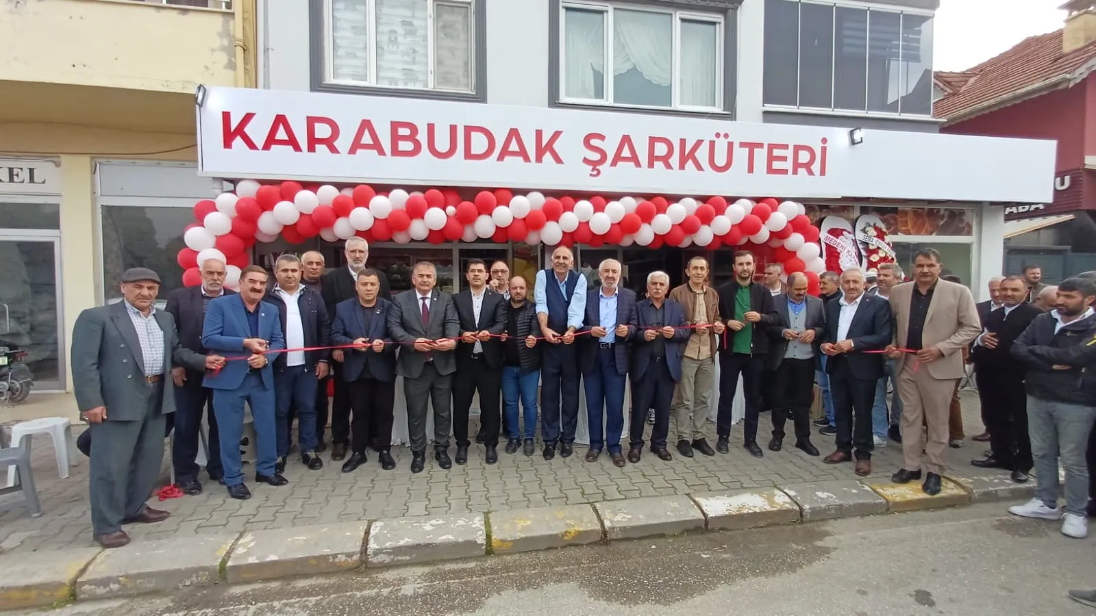 Karabudak Şarküteri Arifiye’de açıldı; Başkan Karakullukçu’dan mesaj