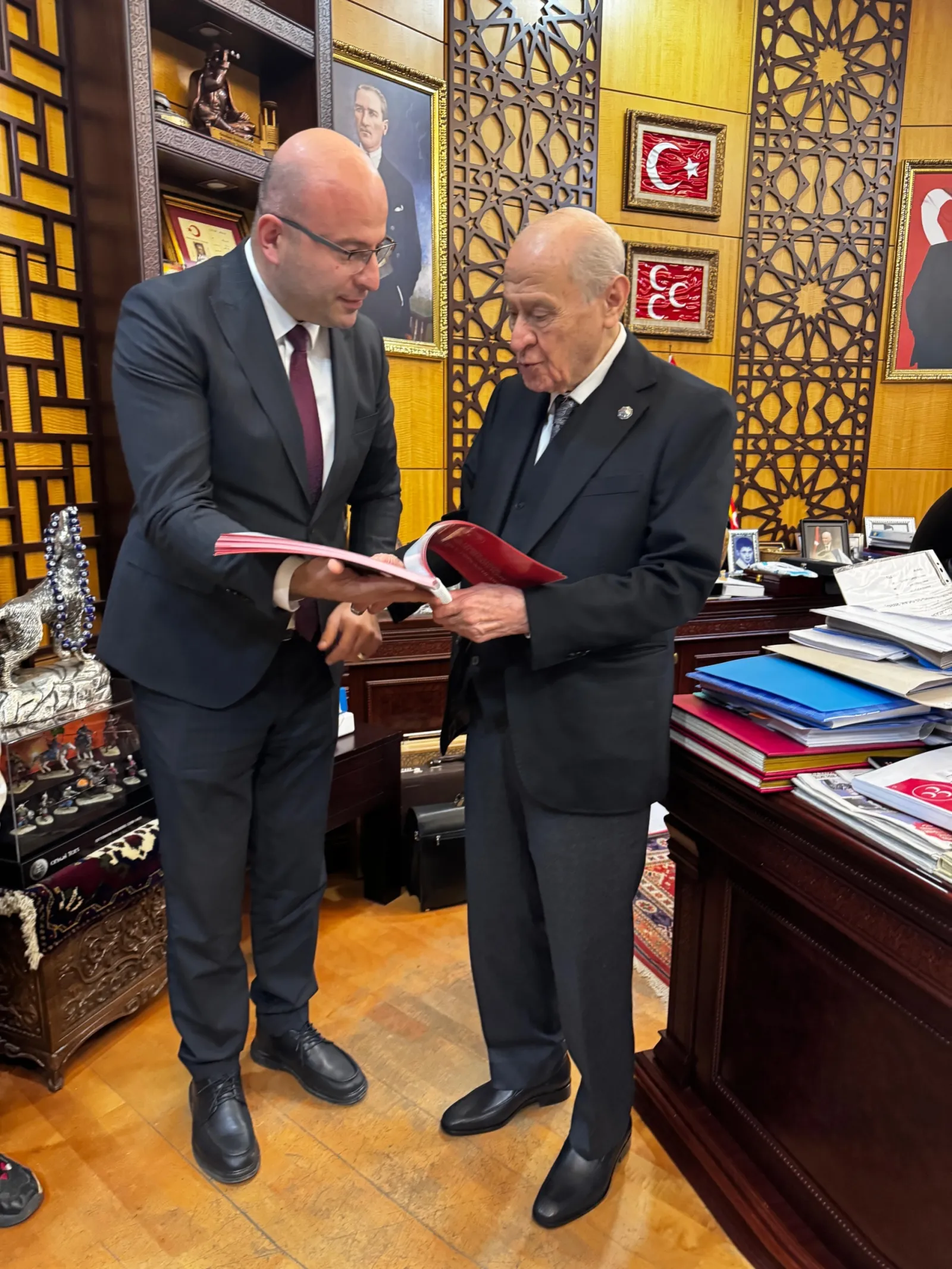 Başkan Oğuz Alkaş Saha Raporunu MHP Liderine Sundu