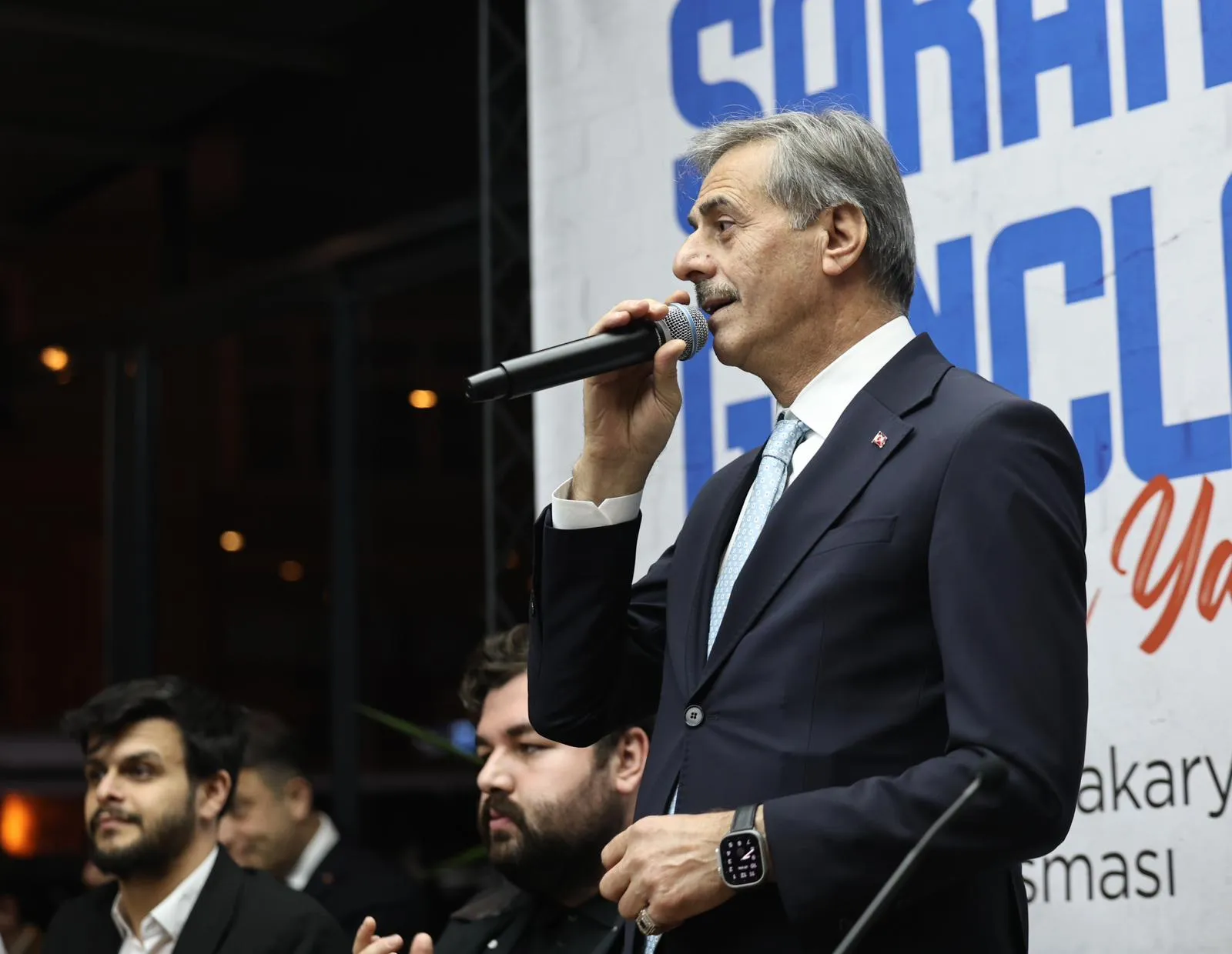 “Gençlerin yarınları için şehrimizde büyük yatırımları hayata geçiriyoruz”