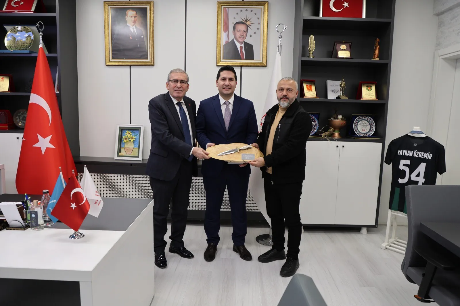 ASKF Başkanı Yaşar Zımba ve Yönetiminden İl Sağlık Müdürü Doç. Dr. Kayhan Özdemir’e Ziyaret