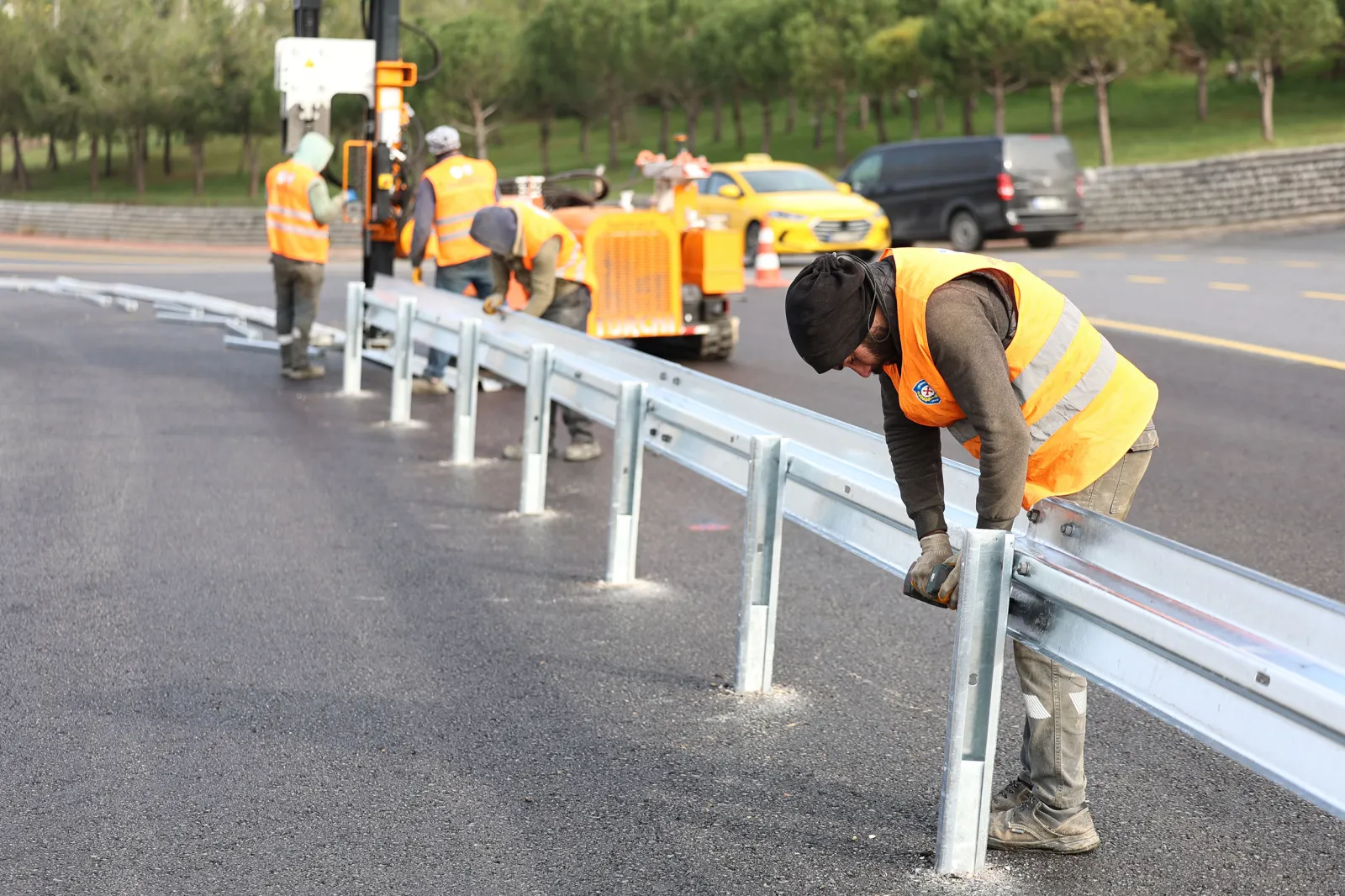 Sakarya’da yollar daha güvenli: 75 kilometre oto korkuluk, “Motorcu Dostu Bariyer”