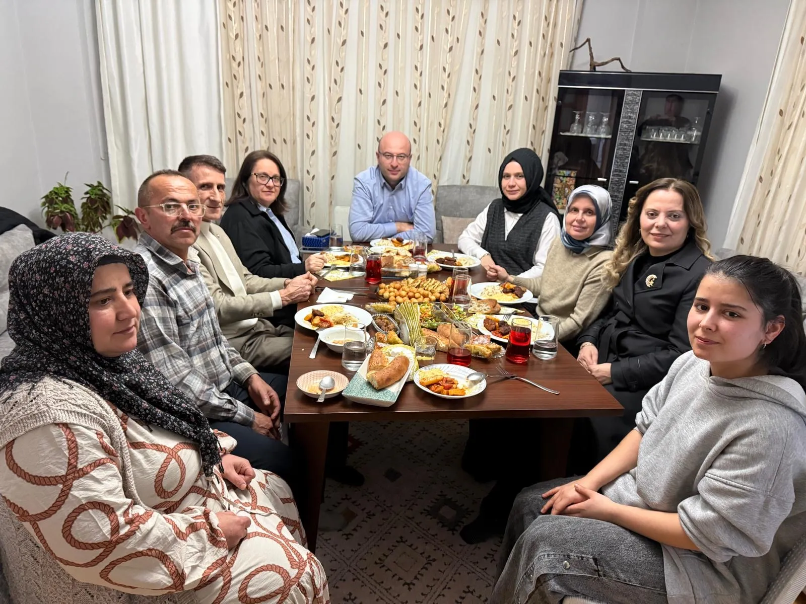MHP SAKARYA’DAN KOCAALİ’DE “GÖNÜL VE VEFA” ÇIKARTMASI!