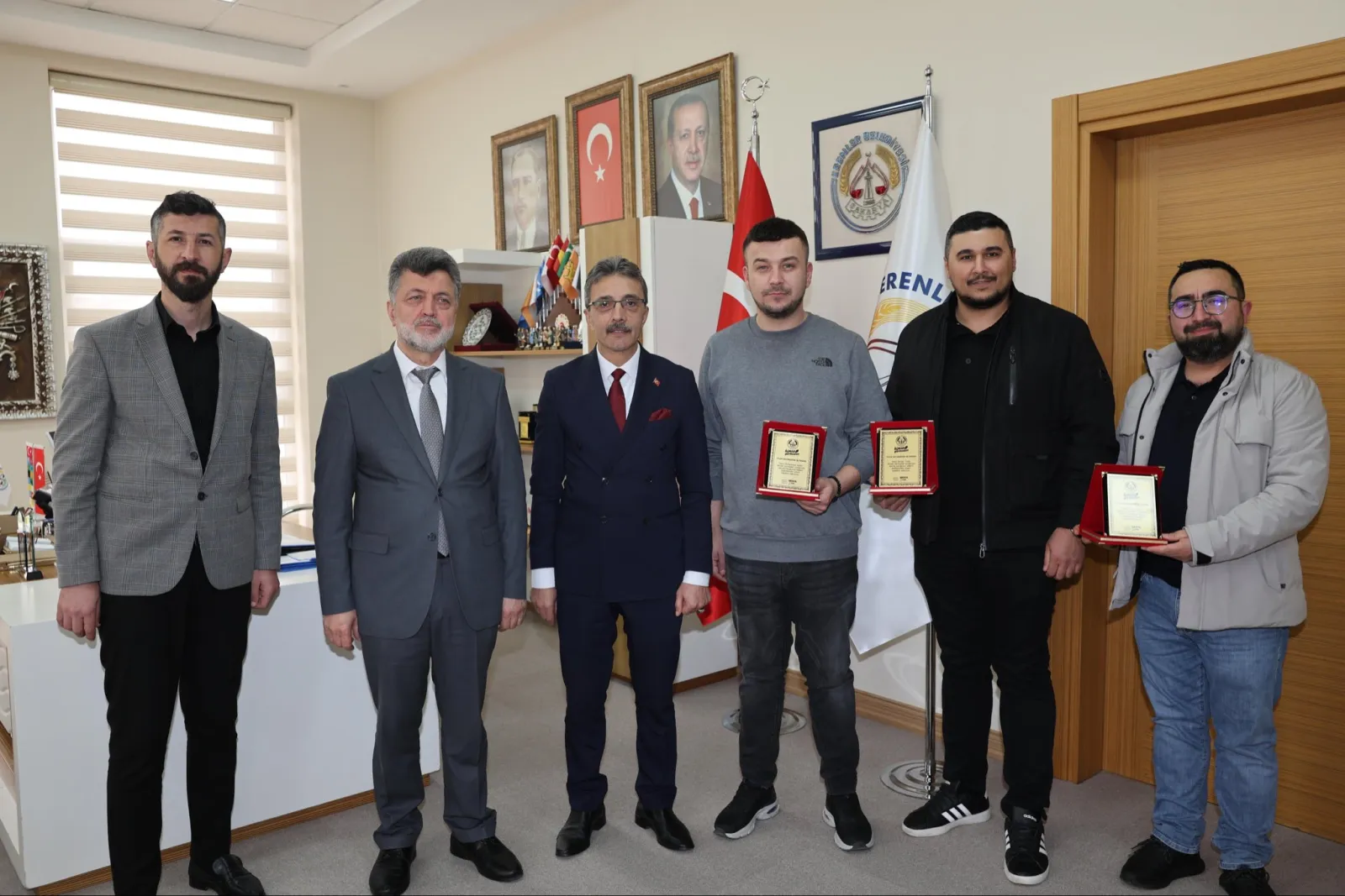 BELEDİYEDE ANLAMLI BULUŞMA: ‘KİMSE GÖRMEDEN’ PROJESİNE DESTEK VEREN ESNAFLARA TEŞEKKÜR