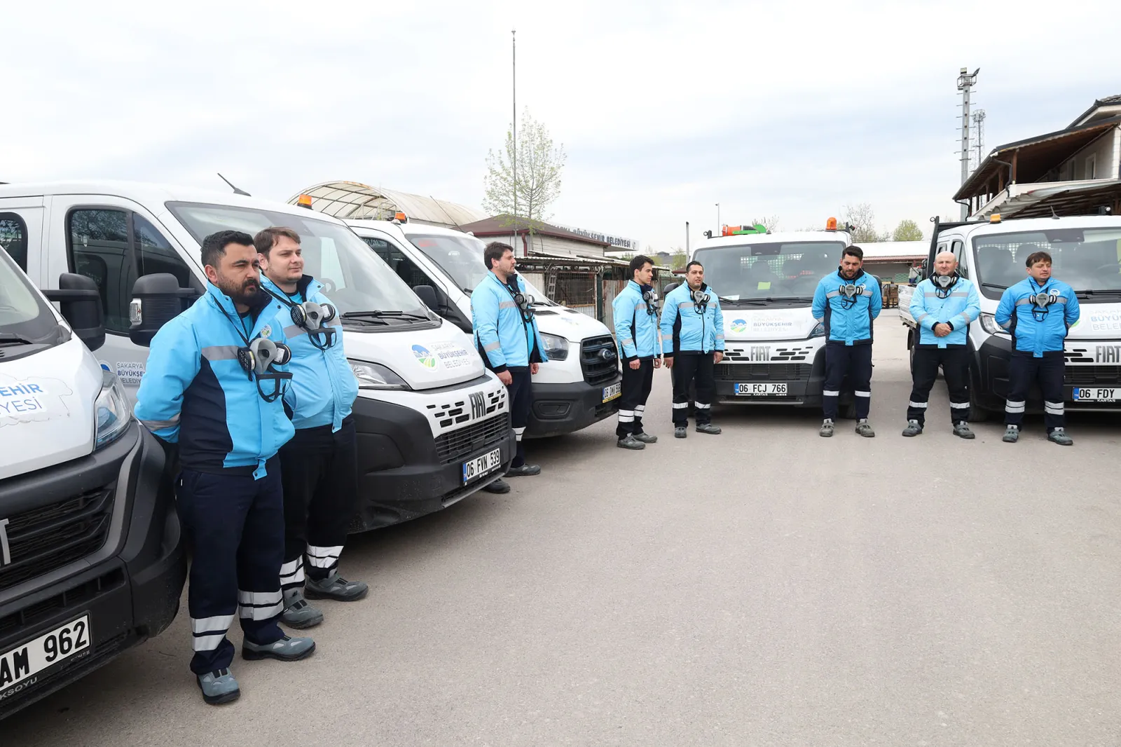 Ekip sahaya indi, şehrin her ‘karışında’ mücadele başladı