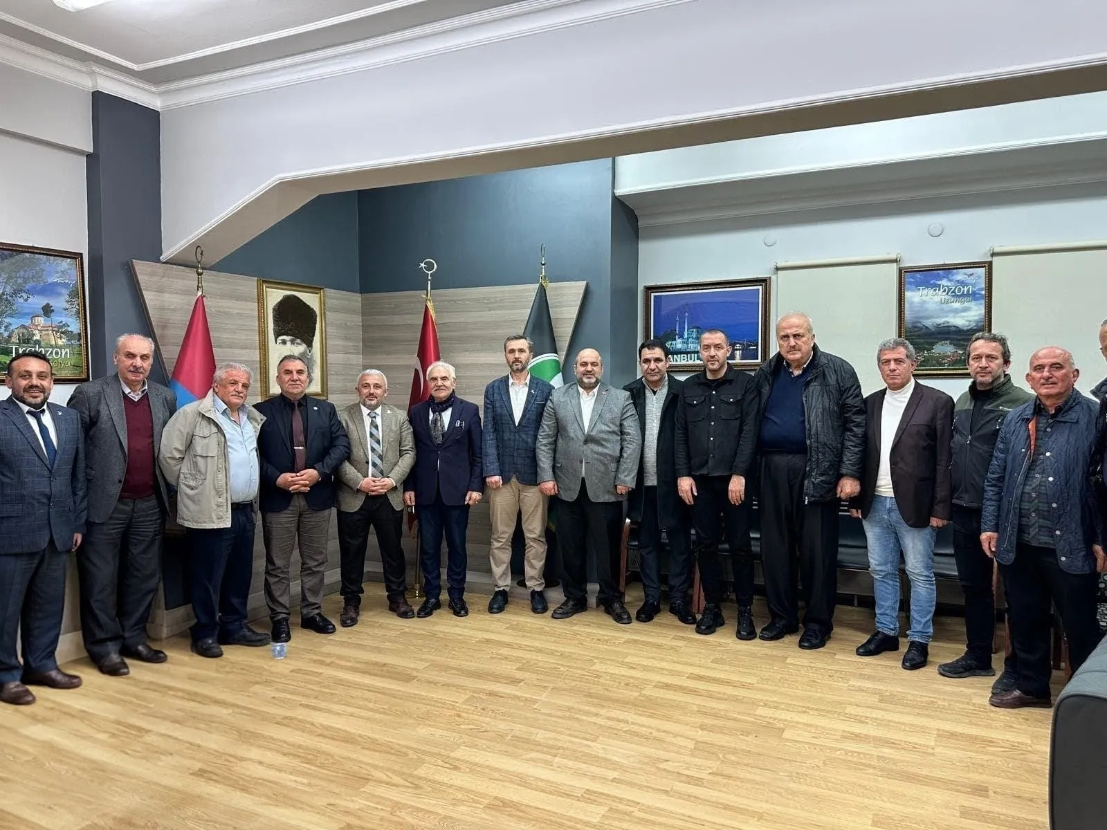 Yeniden Refah Partisi İl Başkanı Hüseyin Gürsoy’dan Trabzonlular Derneği’ne Ziyaret