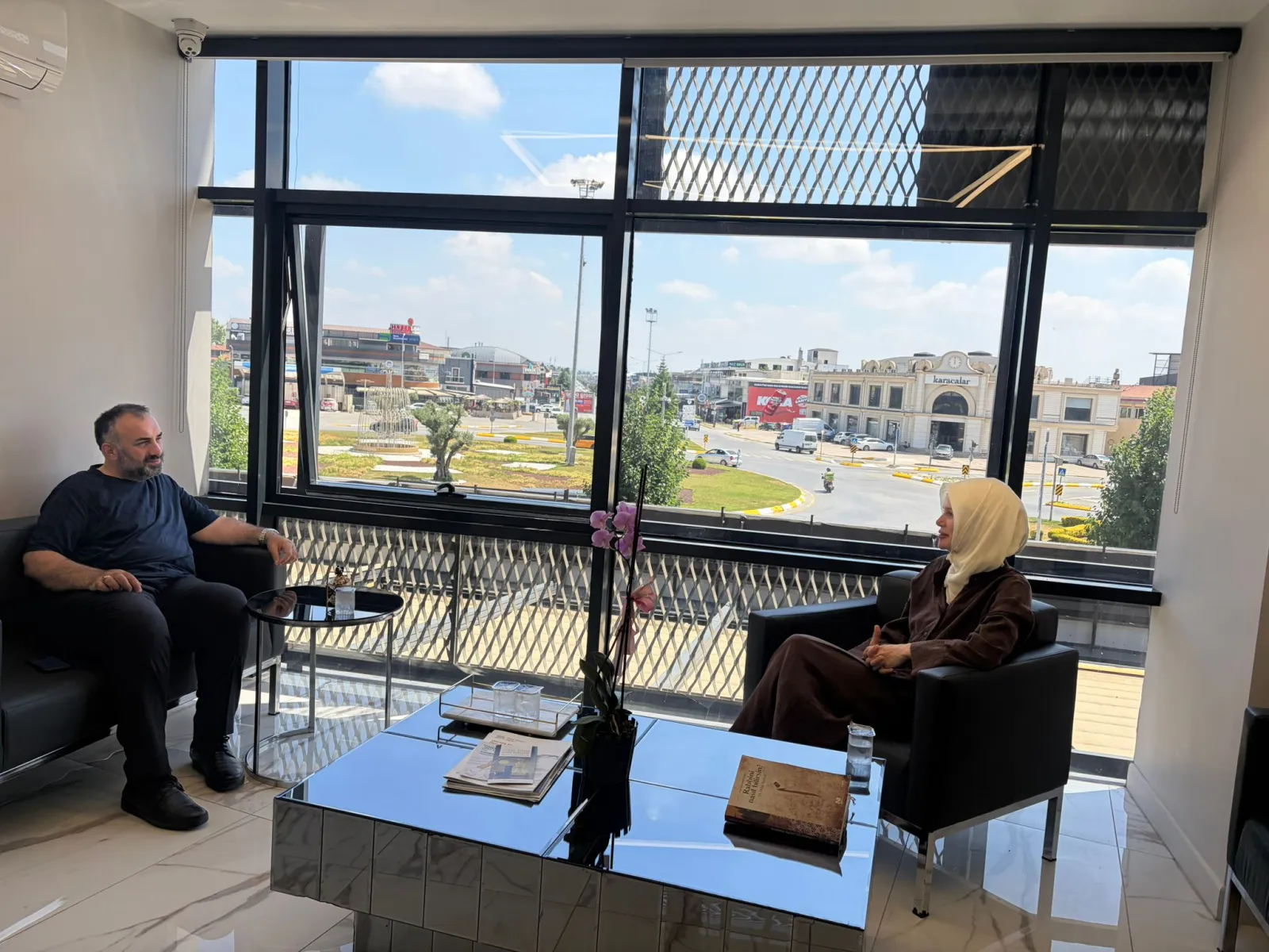 LC Haber Ajansı’ndan Diş Hekimi Tuğba Akkar’a ziyaret