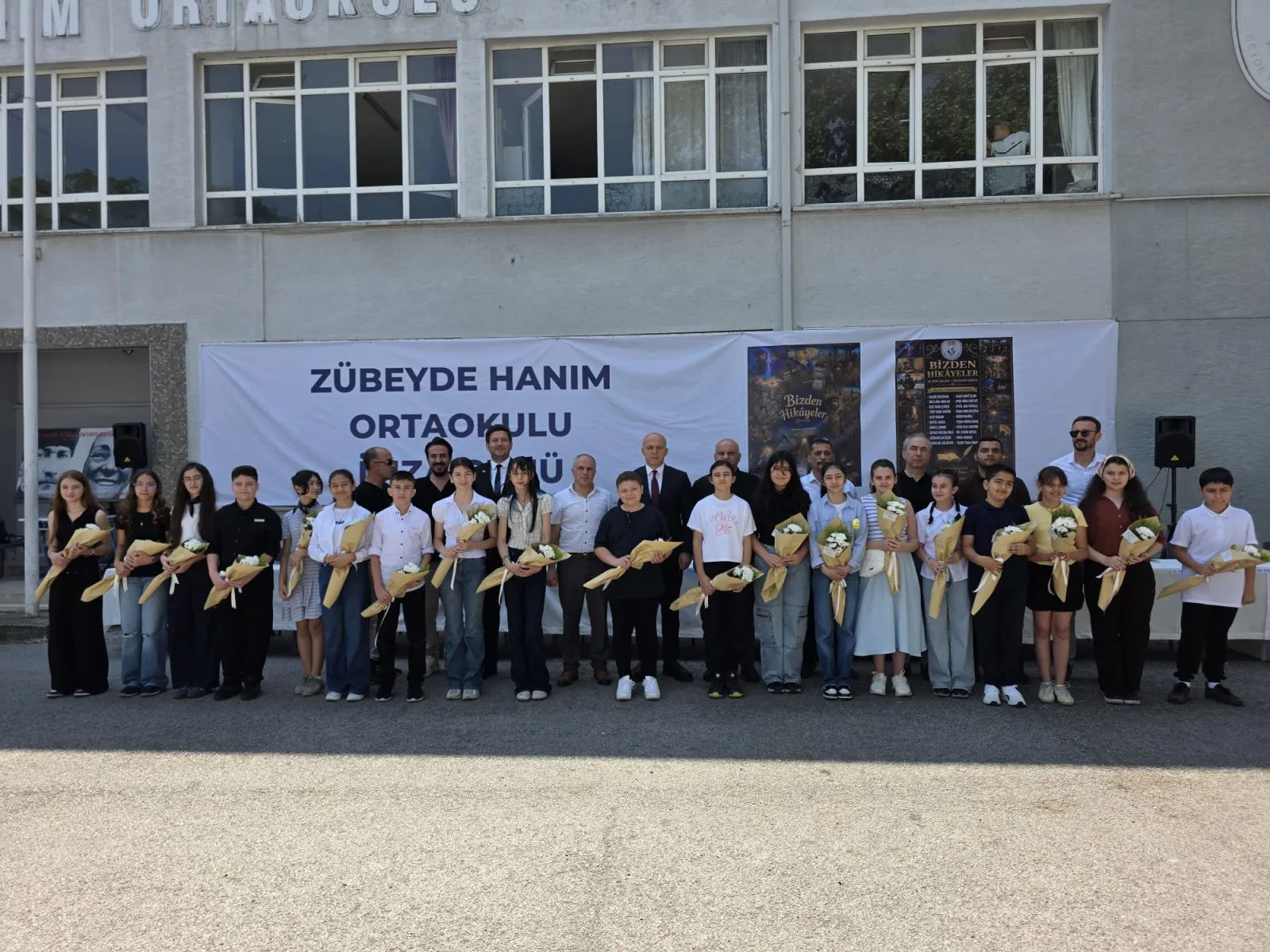ZÜBEYDE HANIM ORTAOKULU ÖĞRENCİLERİNDEN ANLAMLI ESER: “BİZDEN HİKÂYELER” OKUYUCULARIYLA BULUŞTU