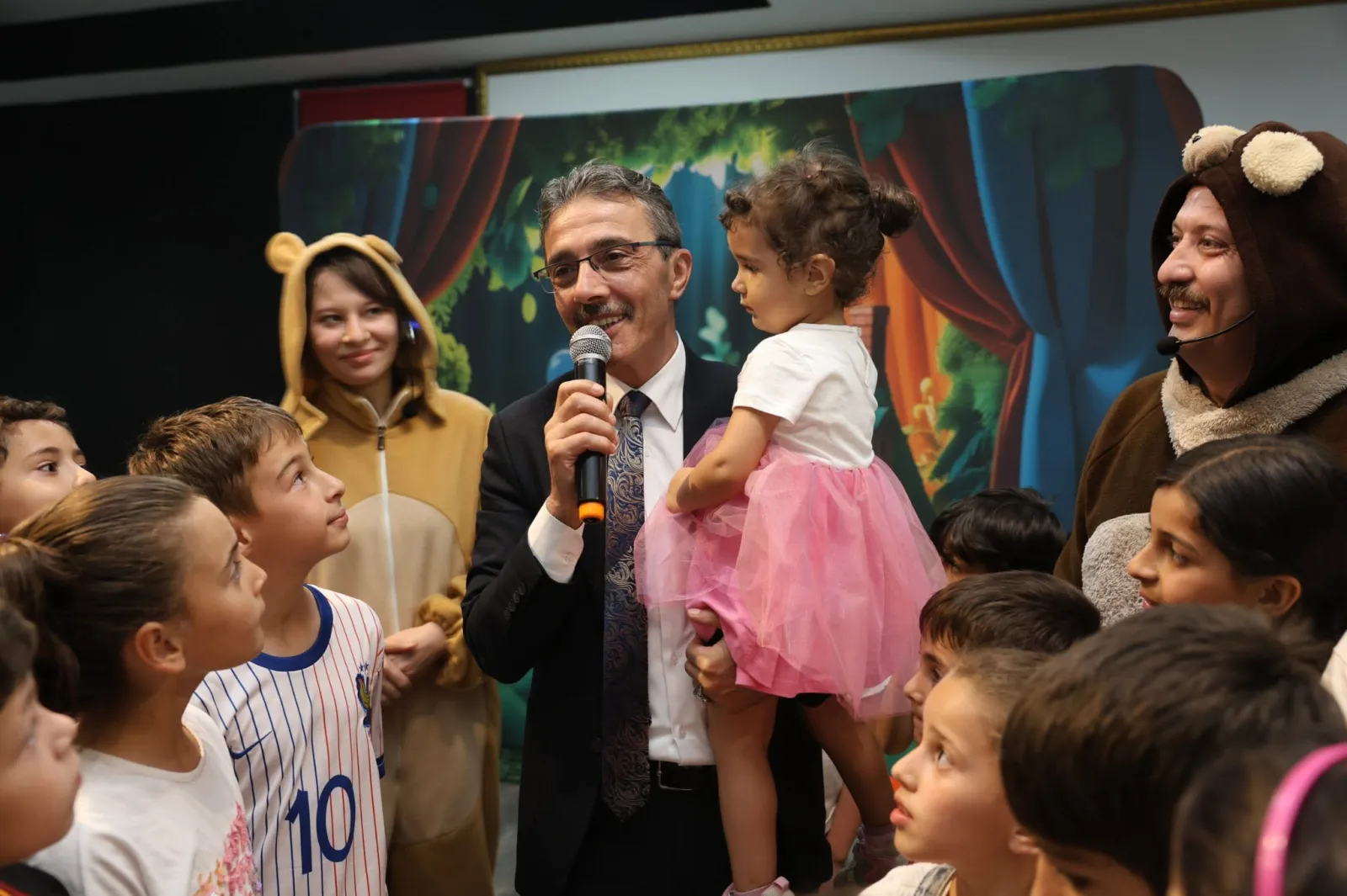 ERENLER’DE ÇOCUKLAR TİYATRO PROGRAMINDA BULUŞTU
