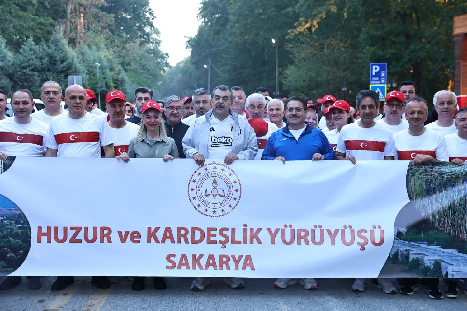 Millî Eğitim Bakanı “Aynı Yolda, Aynı Umutla” Huzur ve Kardeşlik Yürüyüşü’ne Katıldı