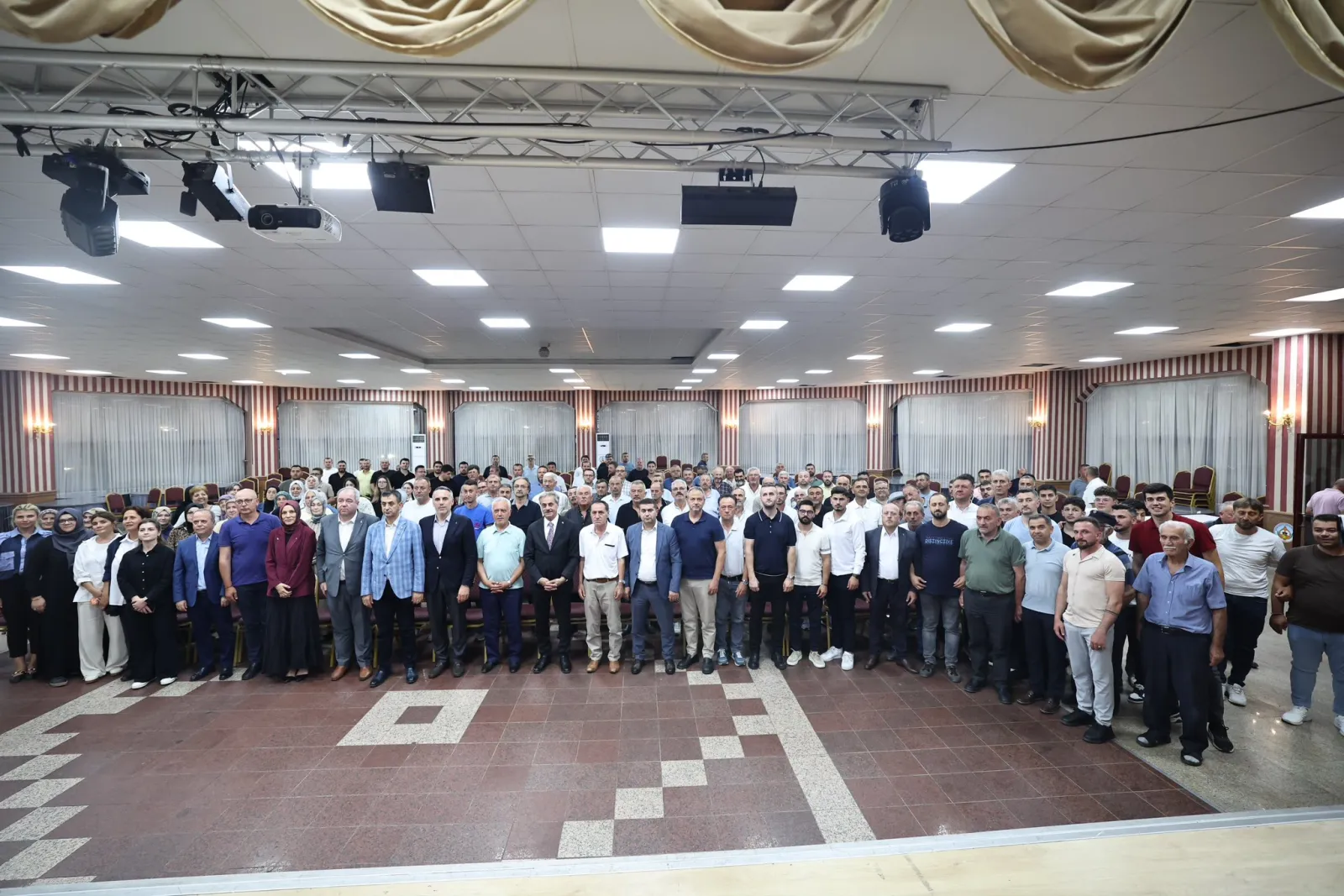 AK Parti Pamukova Genişletilmiş Danışma Meclisi Yoğun Katılımla Gerçekleştirildi