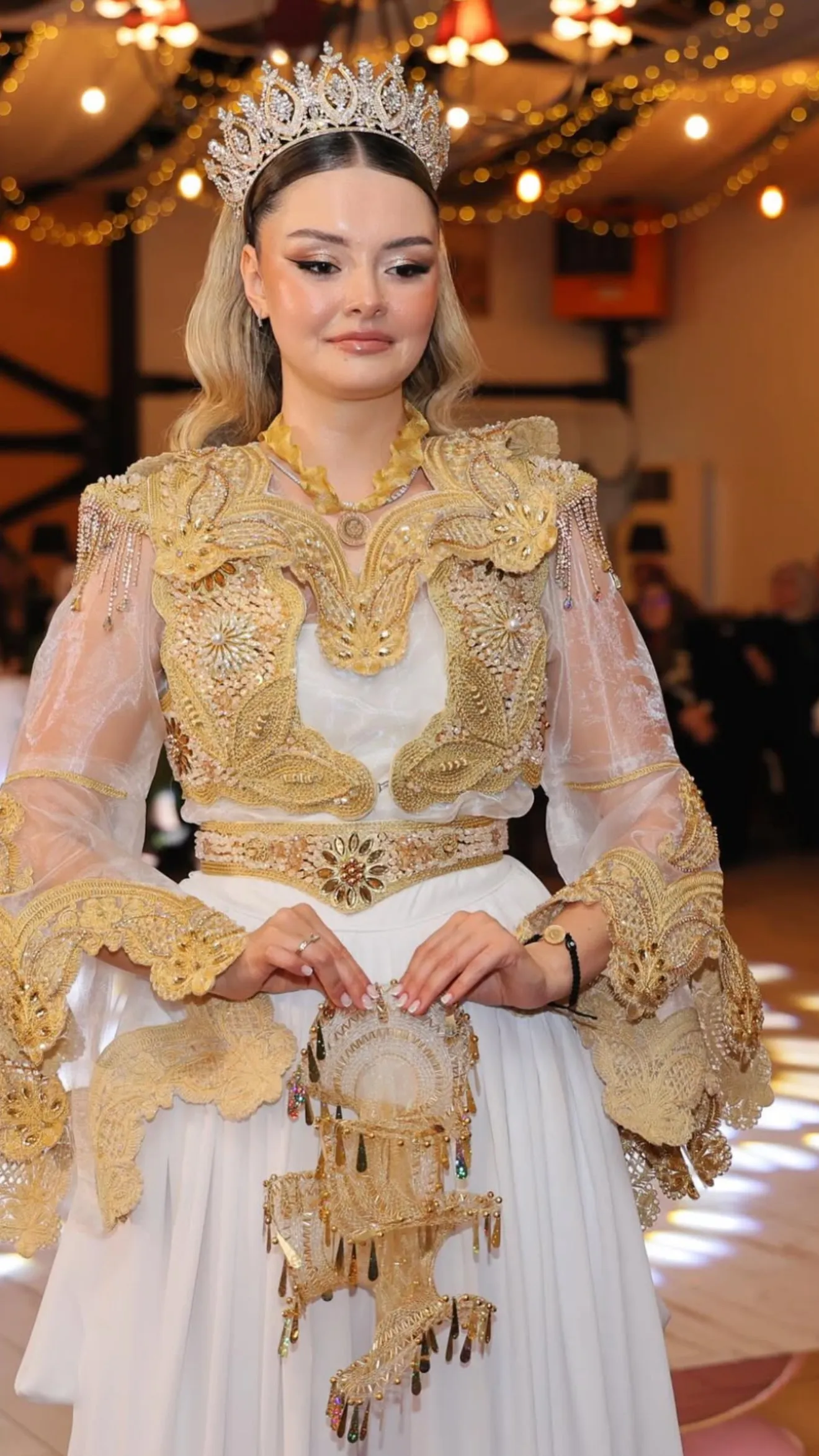 Değer Katanlar – Dimya Diyarı