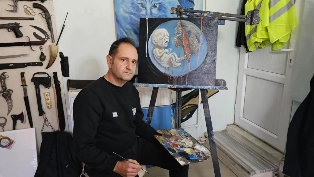 Ressam Ersoy Ayyıldız’dan İnsanlık dramına dair farkındalık mesajı