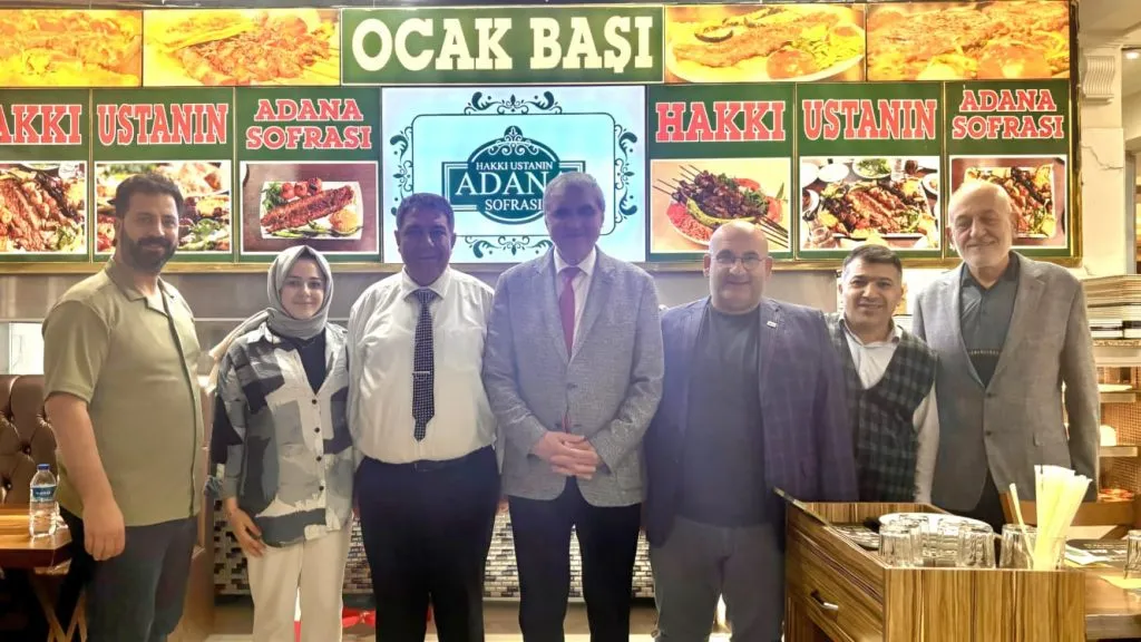Eski Belediye Başkanı Ekrem Yüce’den Hakkı Usta’nın Adana Sofrası’na ziyaret