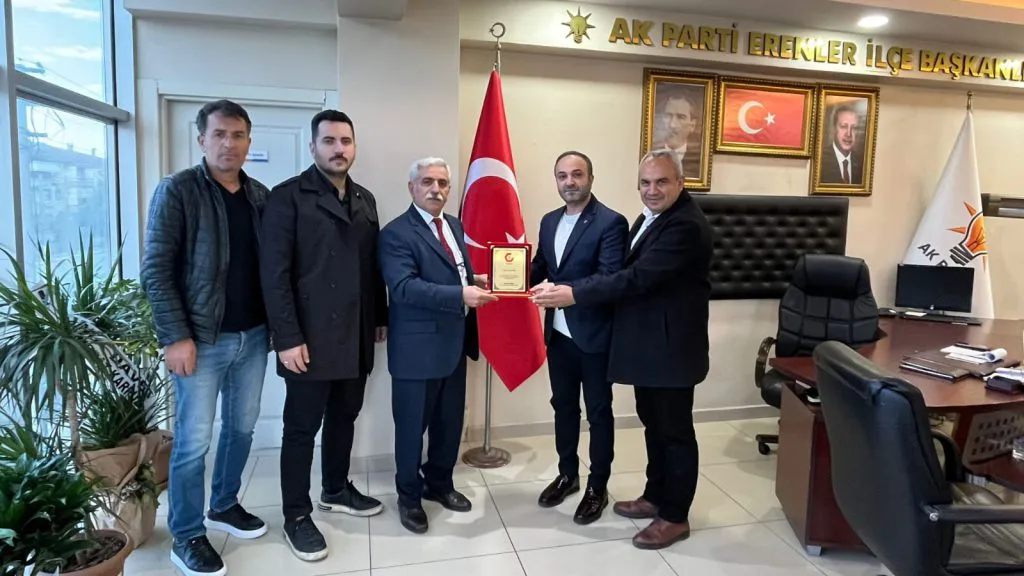 Sakarya Gaziantepliler Derneği’nden AK Parti Erenler İlçe Başkanı Ömer Barik’e ziyaret