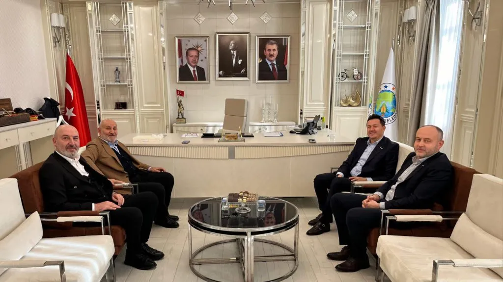 MÜSİAD Sakarya’dan Hendek Belediye Başkanı İrfan Püsküllü’ye ziyaret