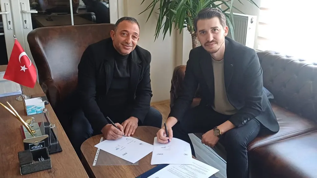 Mehmet Demir’den Adapazarı Müzesine anlamlı tarihi bağış