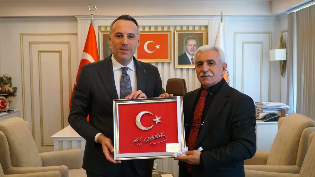 Sakarya Gaziantepliler Derneği’nden Yunus Tever’e ‘Hayırlı Olsun’ ziyareti