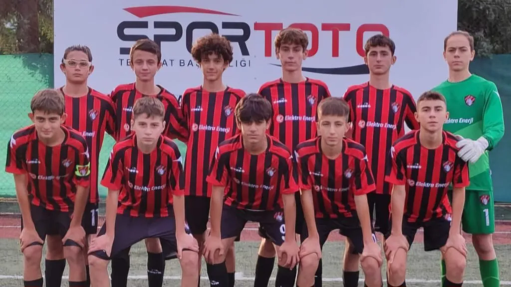 Erenler 54 SK U14 Takımı Sakarya Şampiyonu oldu!