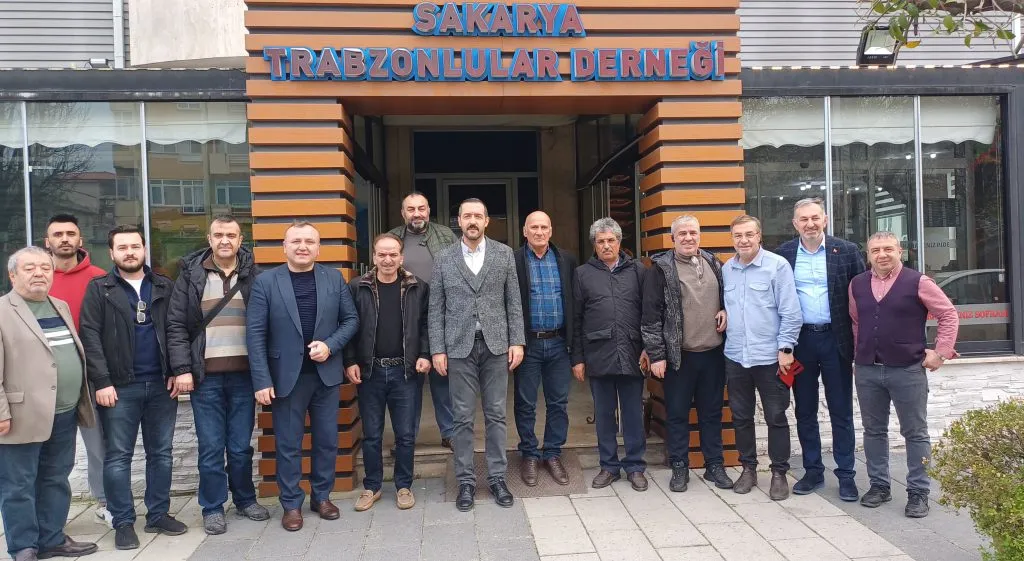 Sakarya Trabzonlular Derneği’nde bayrak değişimi: yeni Başkan Dr. İsmet Kartal oluyor