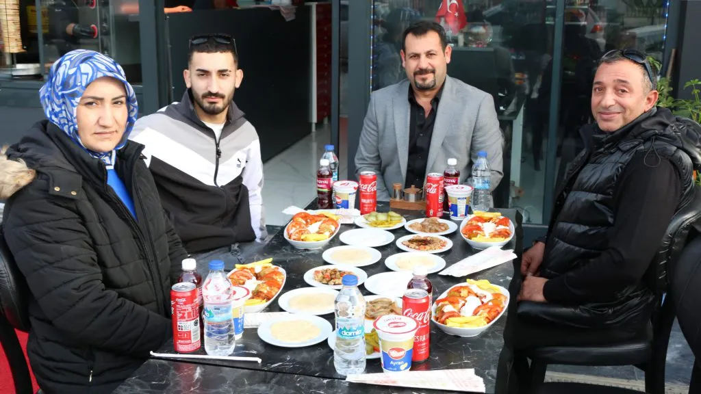 Sakarya’da Hatay Lezzetlerine övgü; Katlı Pazaryeri Derneği ve Arzum Lavaş işletmecilerinden ziyaret