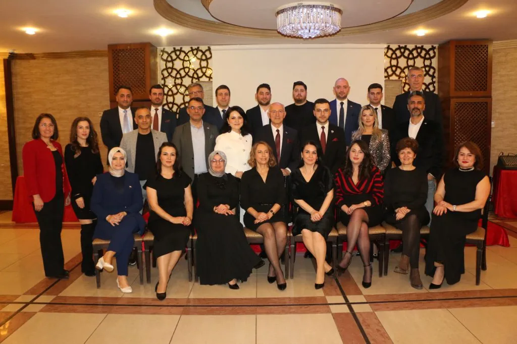 REMAX Hür’den 22. yıla Görkemli kutlama! Başarılı Danışmanlar ödüllendirildi