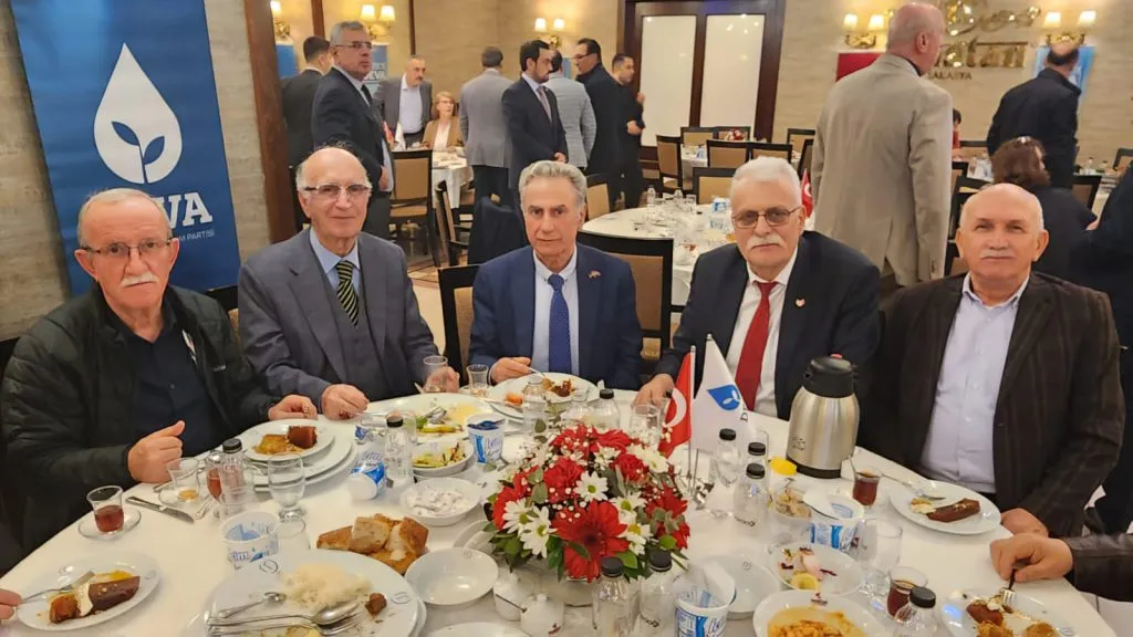 Kent Şurası, DEVA Partisi iftarına katıldı