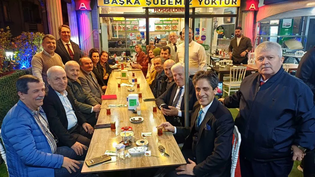 Eğitim müfettişleri iftarda buluştu; Emekli meslektaşlarına vefa gösterdiler