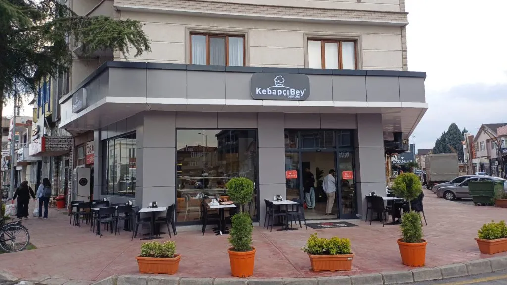 Kebapçıbey’den dürüm atağı; “Lezzeti elinde taşı”