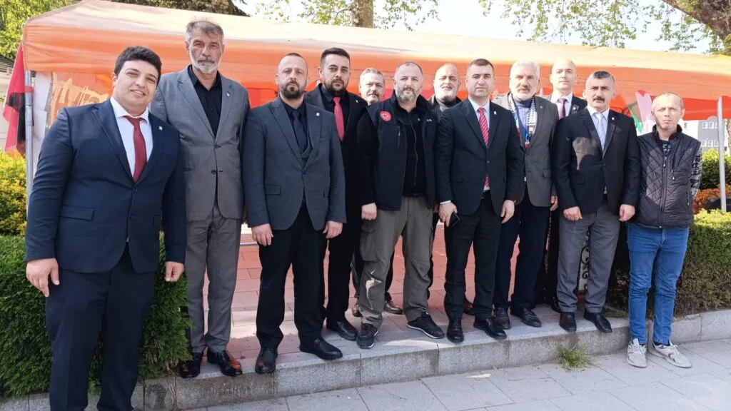 Türkiye Yüzyılı Partisi’nden Sapanca’ya çıkarma; Genel Merkez heyeti esnafı ziyaret etti, Gazze için kurulan destek çadırına anlamlı destek verdi