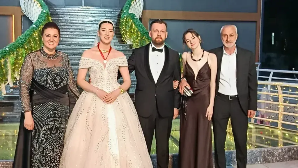 Lara ve Can Dünya Evine Girdi; Siyaset Ve İş Dünyasından Geniş Katılım