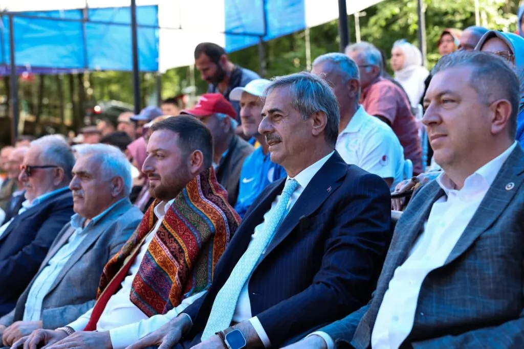 Ülkemizin çeşitli yerlerinde yatırımları olan Sakaryalı iş insanı Faruk Koç tekrar Selman Dede Yağlı Güreşleri ağası oldu