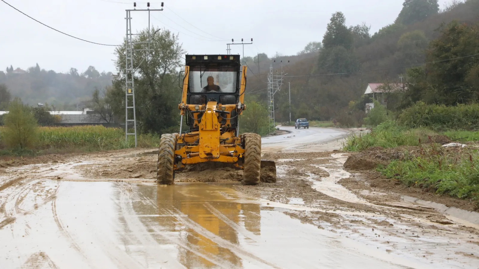 Meteoroloji'den Turuncu Alarm: Ferizli'de Yağış Rekoru Kırıldı!