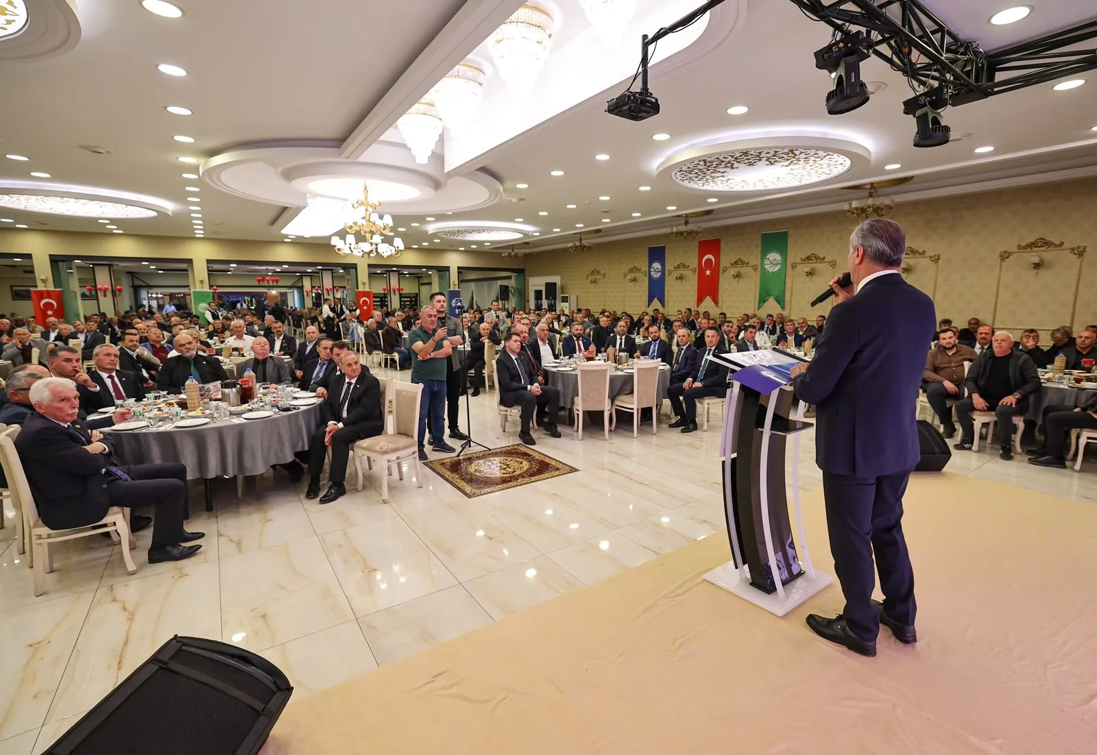 Sakarya'da Muhtarlar Günü Coşkuyla Kutlandı: Başkan Alemdar'dan Önemli Mesajlar