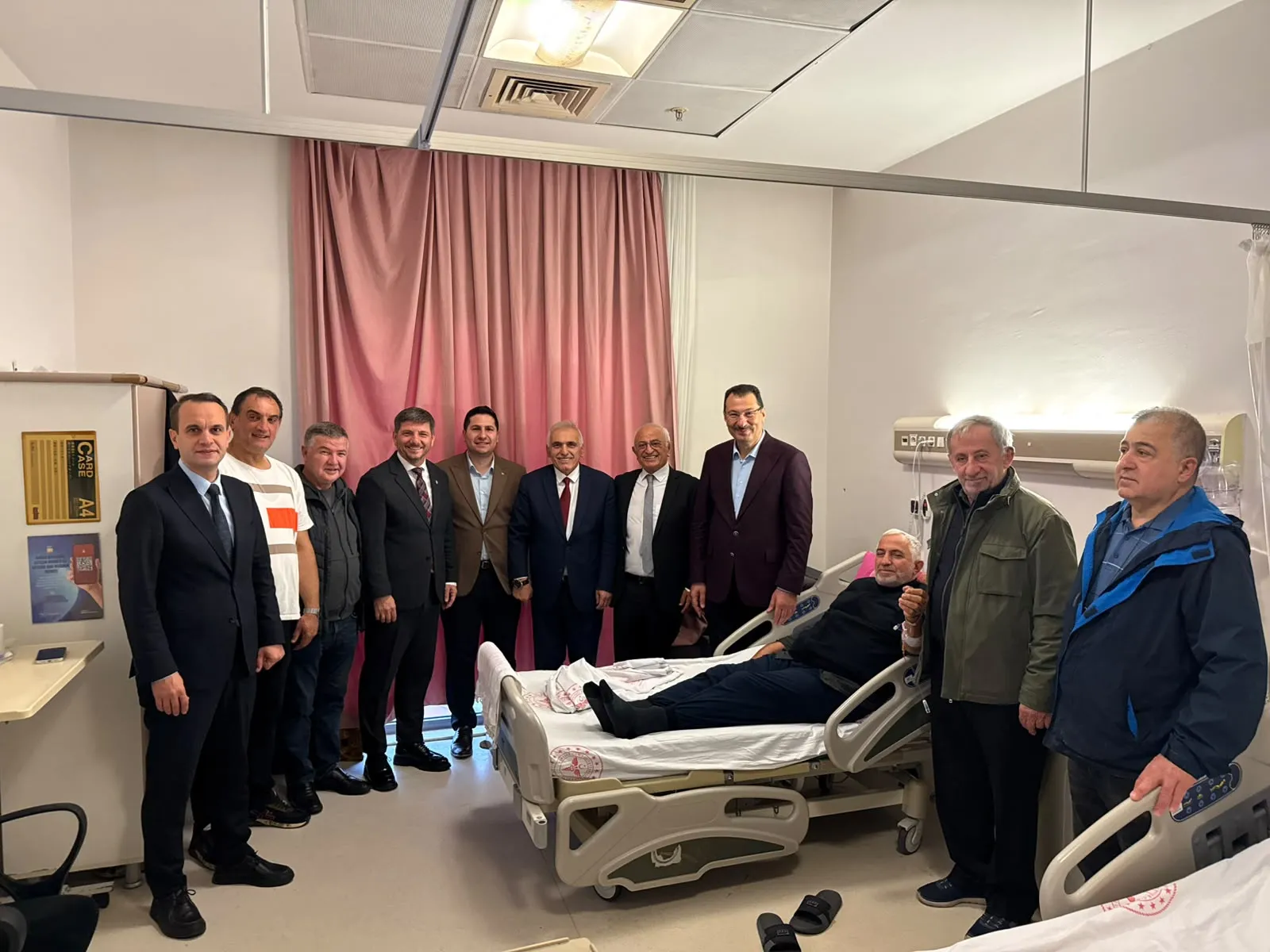 Yunus Özçelik ameliyata alındı; Sevenleri dua ve destek için bir araya geldi