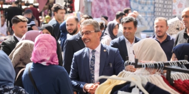 BASKAN-SENOL-DINC-YENI-YERINDE-KURULAN-KUMAS-PAZARINI-ZIYARET-ETTI-7