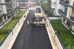 ERENLERDE-ASFALT-CALISMALARI-TUM-HIZIYLA-SURUYOR-3