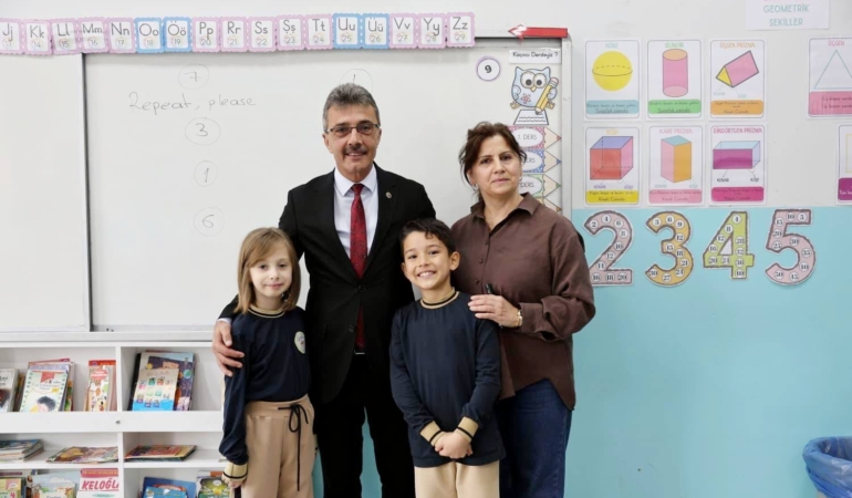 BASKAN-SENOL-DINC-O-OGRENCININ-SOZUNU-YERINE-GETIRDI-3
