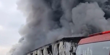 ŞEHİR HASTANESİ YANGINIYLA İLGİLİ YENİ GÖRÜNTÜLER ORTAYA ÇIKTI ALEVLER BİNAYI SARDI, GÖKYÜZÜNÜ DUMANLAR KAPLADI