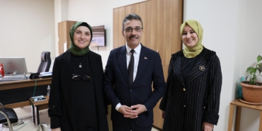 BASKAN-SENOL-DINC-8-MART-DUNYA-KADINLAR-GUNU-KAPSAMINDA-CALISMA-ARKADASLARINI-UNUTMADI-2