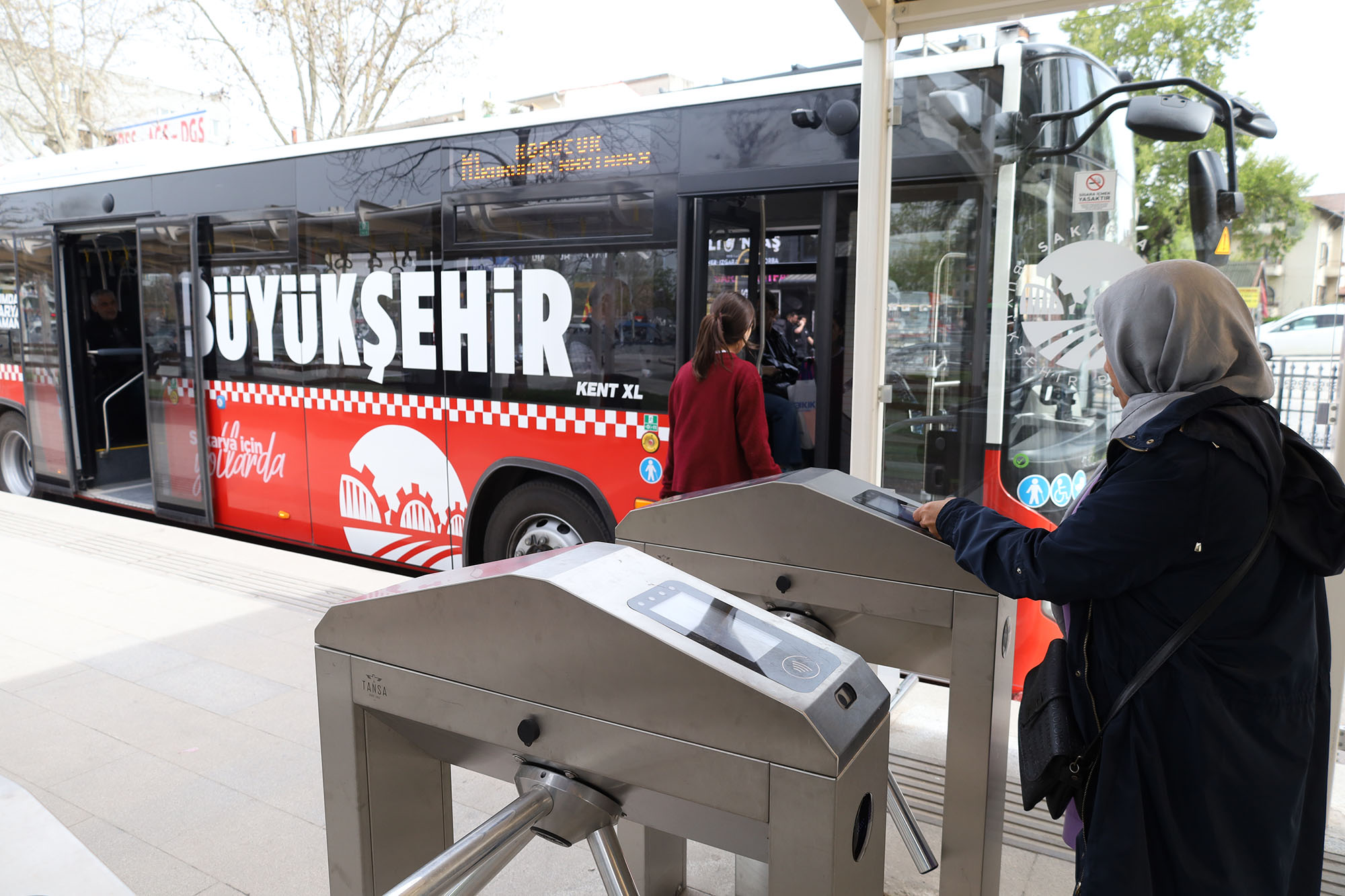 Metrobüs ücretli sistemin ilk gününde de‘en çok tercih edilen’ oldu