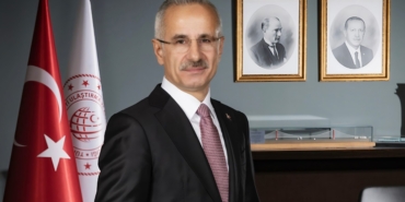 Ulaştırma ve Altyapı Bakanı Abdulkadir Uraloğlu